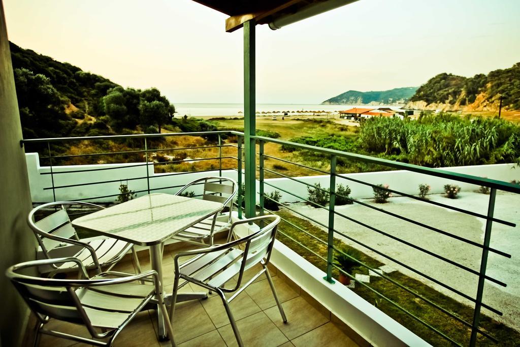 Aselinos Suites Κουκουναριές Εξωτερικό φωτογραφία