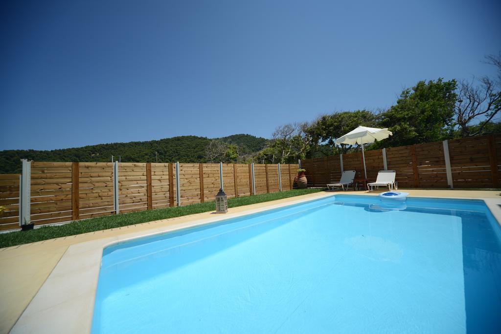 Aselinos Suites Κουκουναριές Εξωτερικό φωτογραφία