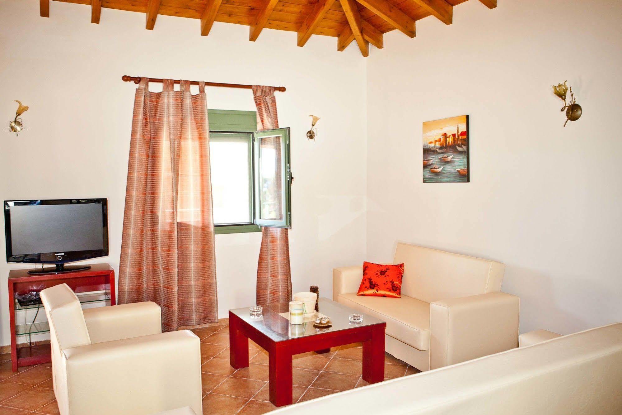 Aselinos Suites Κουκουναριές Εξωτερικό φωτογραφία