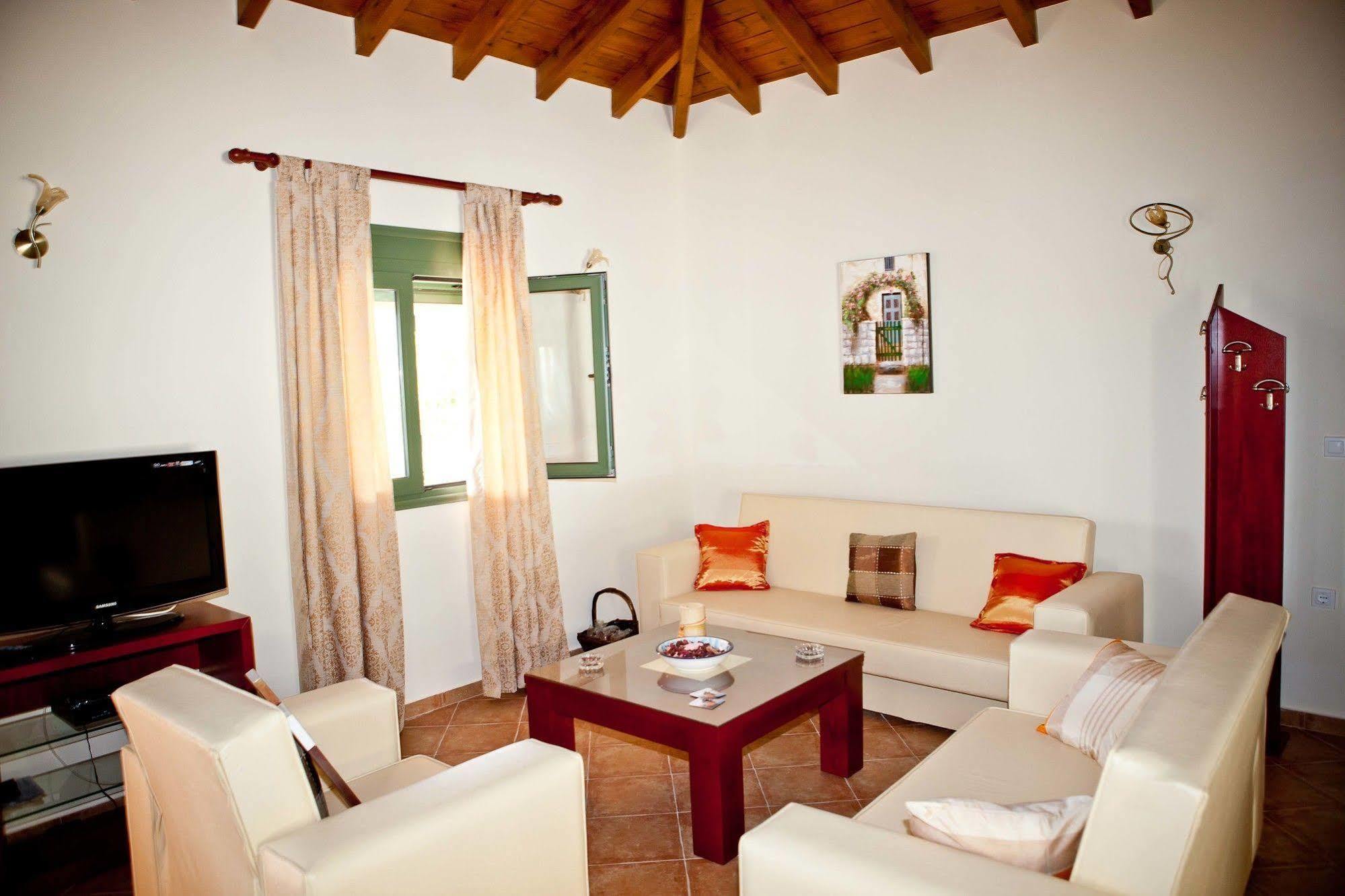 Aselinos Suites Κουκουναριές Εξωτερικό φωτογραφία