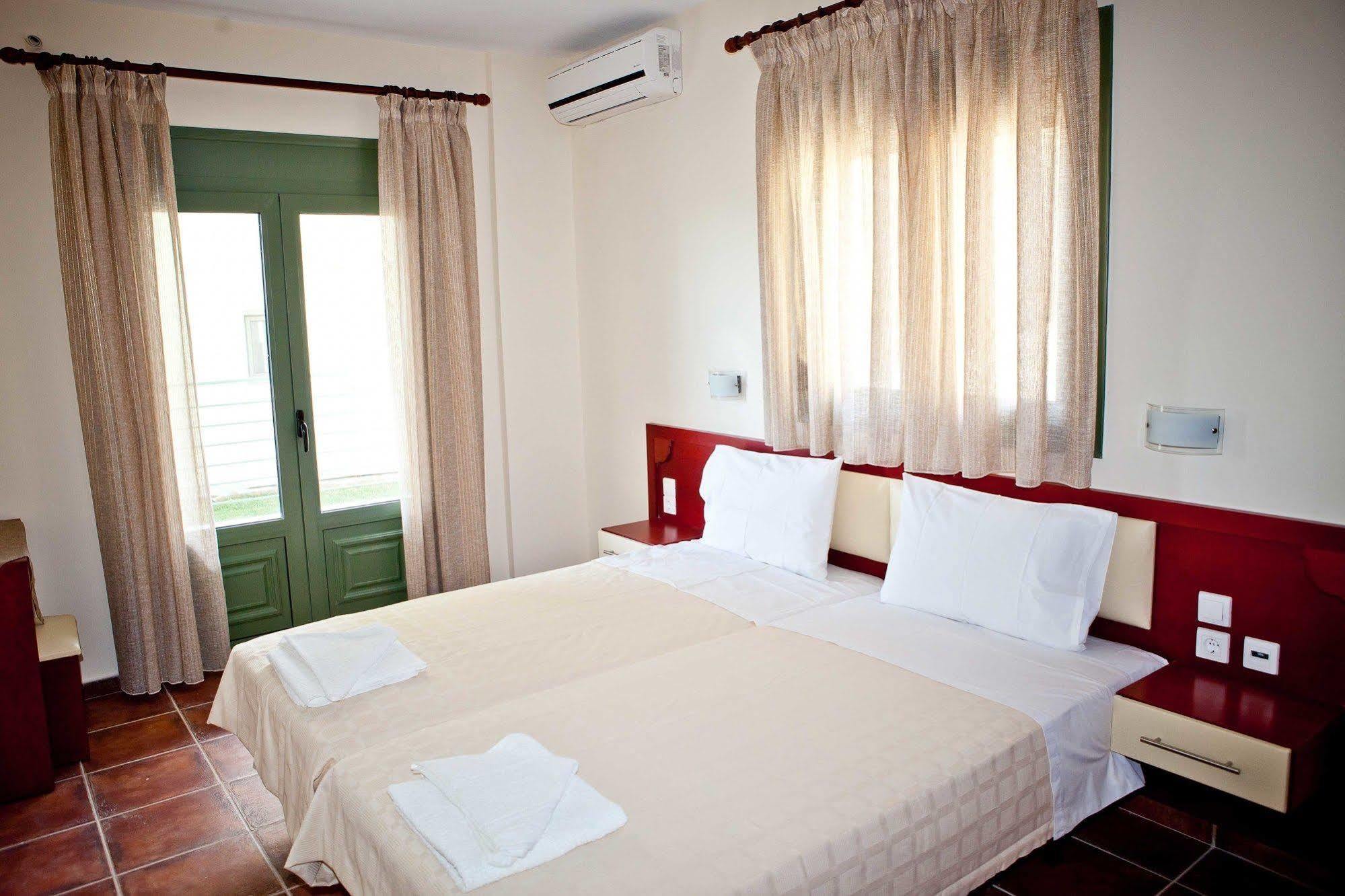 Aselinos Suites Κουκουναριές Εξωτερικό φωτογραφία
