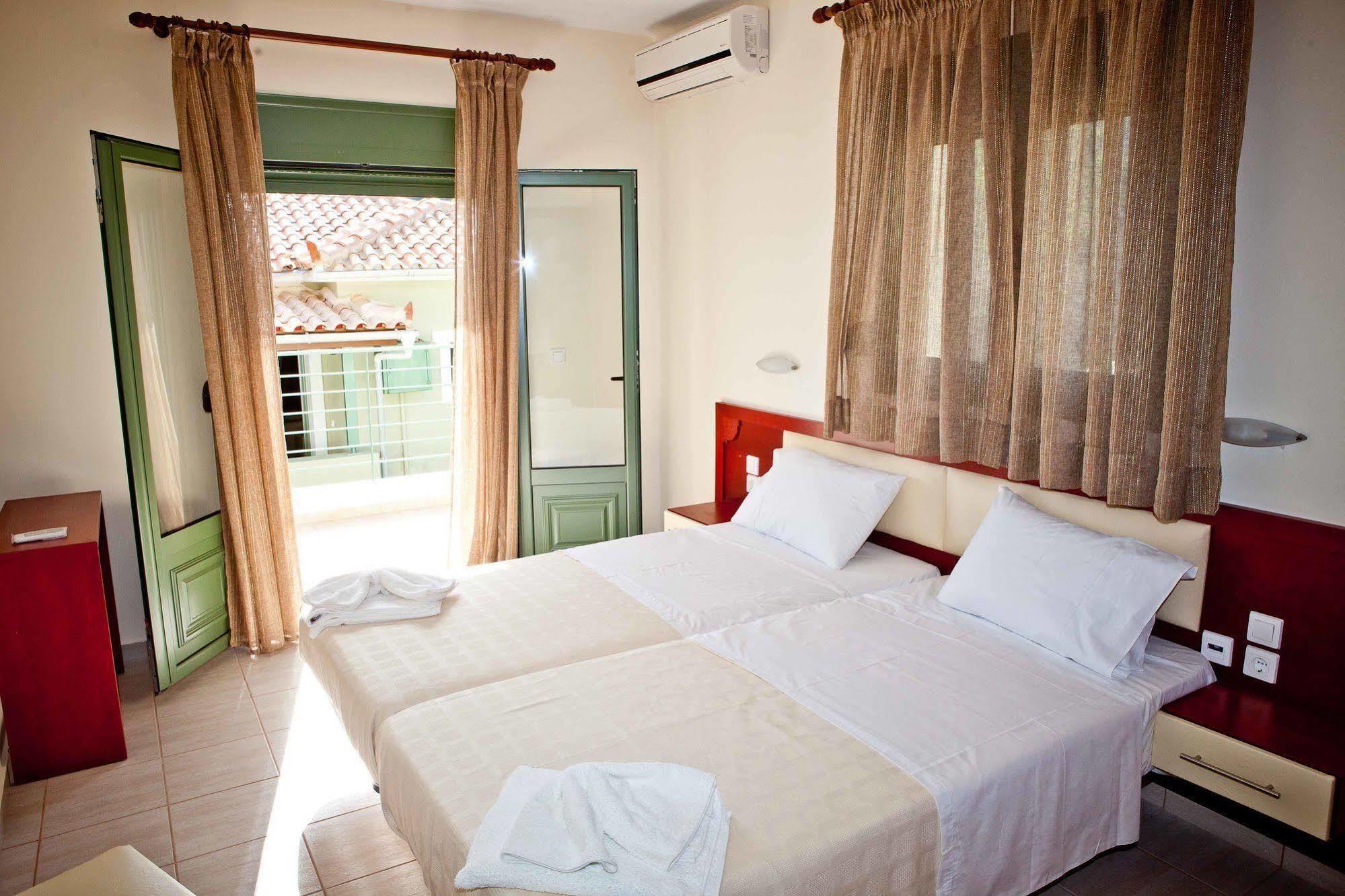 Aselinos Suites Κουκουναριές Εξωτερικό φωτογραφία